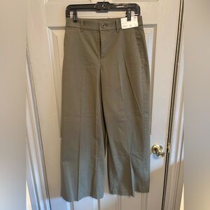 NWT Uniqlo Women’s Wide Chino Pants sz Small Olive Green